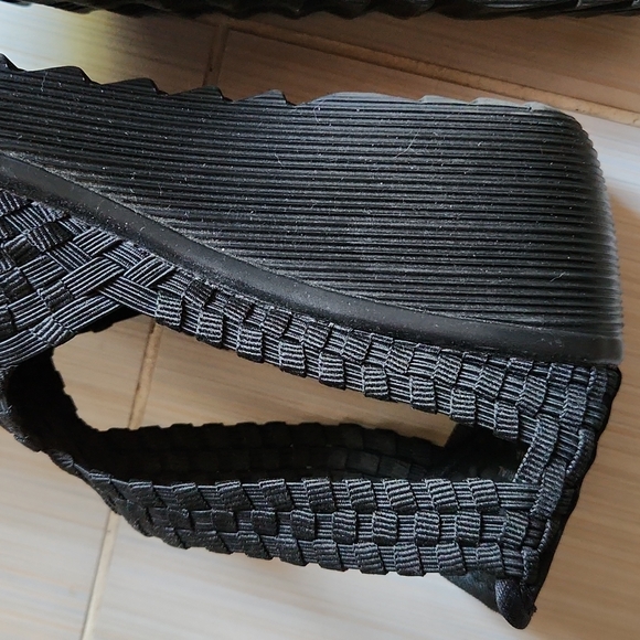 Serene wedge strappy sandals, peep toe. - Picture 4 of 6